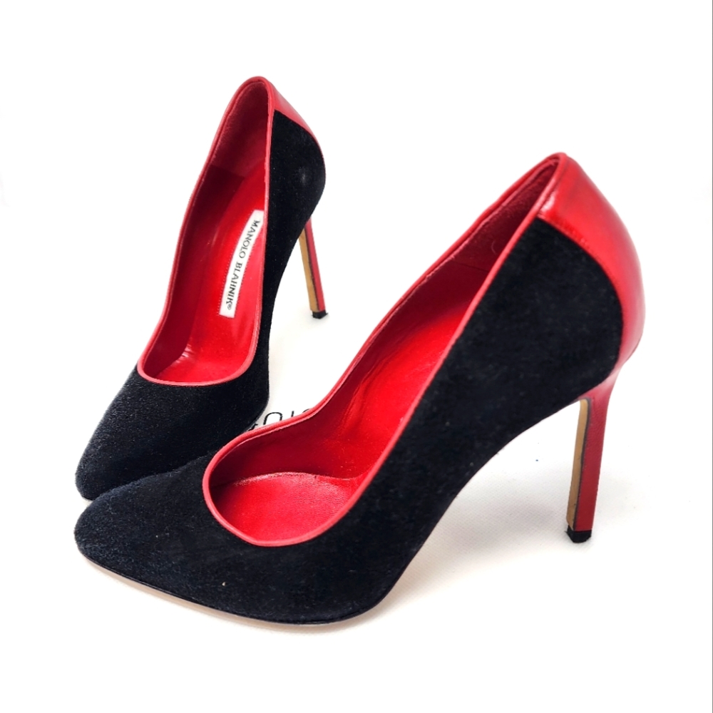 Manolo Blahnik Black Leather Pumps 35